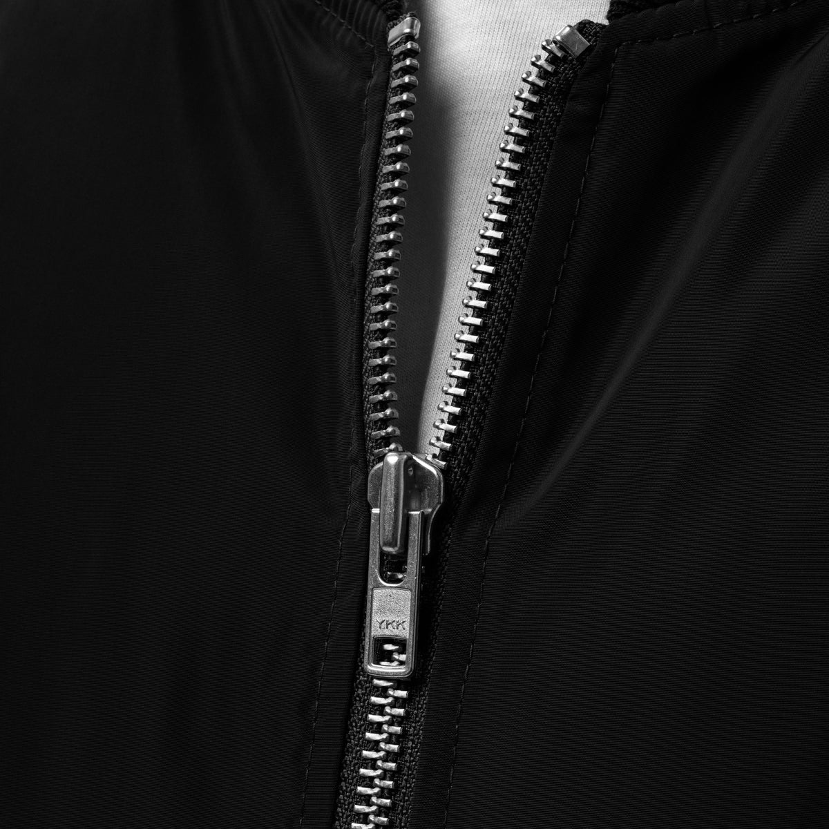 Chaqueta bomber sostenible premium "Fe sobre miedo"